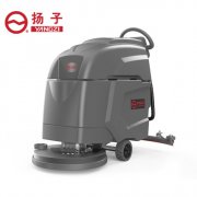 小型手推式洗地機(jī)，備受超市的喜愛(ài)