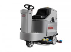 駕駛式洗地機(jī)如何使用？