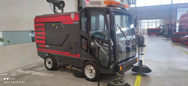 掃地車(chē)廠家 掃地車(chē)廠家